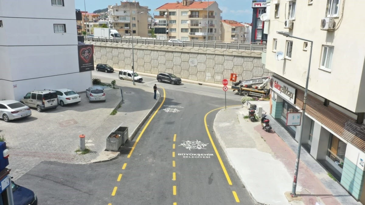 Aydın Büyükşehir Belediyesi Kuşadası'nın İkiçeşmelik Caddesi'ni baştan sona yeniledi
