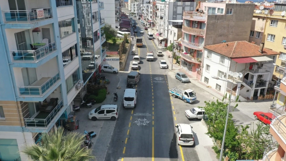Aydın Büyükşehir Belediyesi Kuşadası'nın İkiçeşmelik Caddesi'ni baştan sona yeniledi