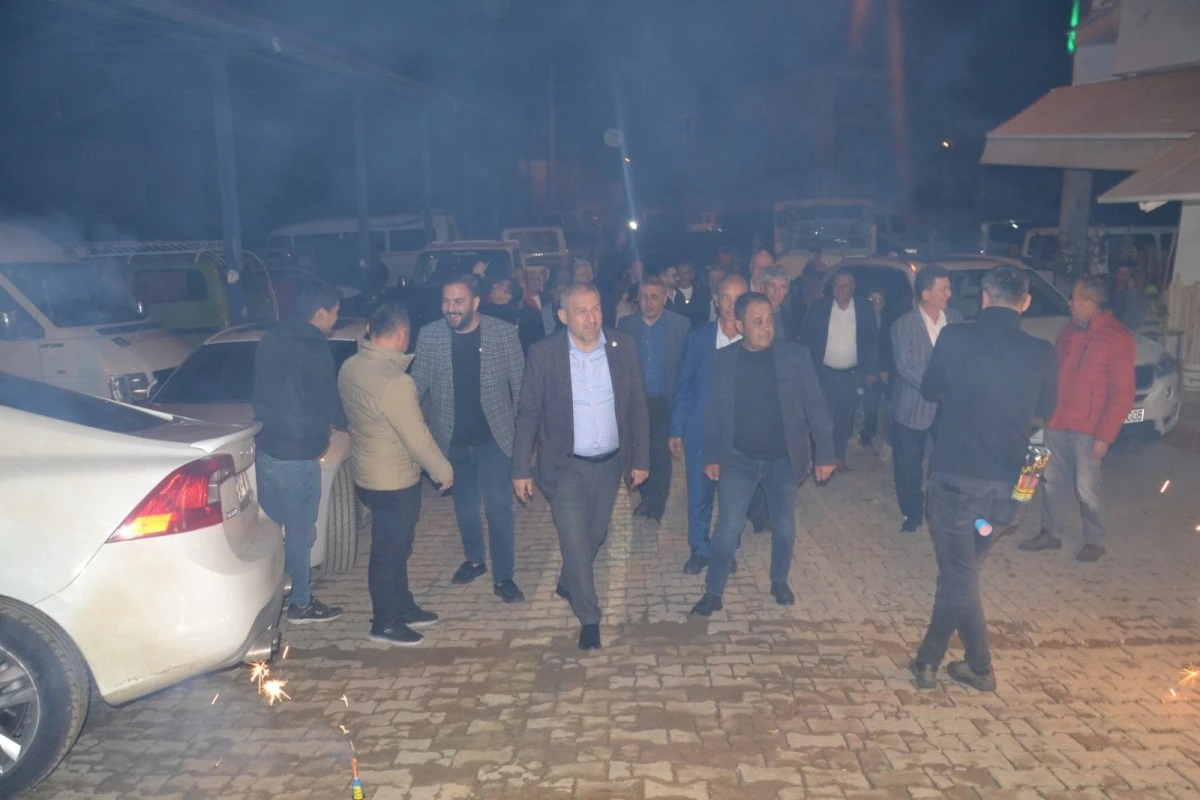 AK PARTİLİ ABAK NAZİLLİ'DE MEŞALELER İLE KARŞILANDI