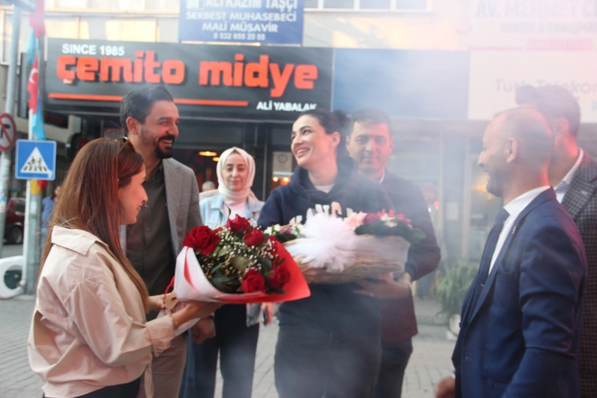 AK Partili Sarıbaş İncirliova’da Teknofest Gençlik ile bir araya geldi
