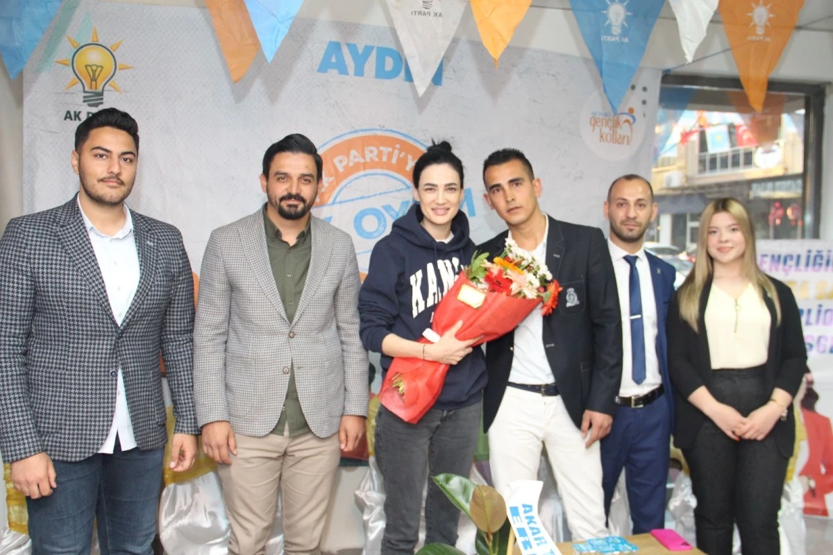 AK Partili Sarıbaş İncirliova’da Teknofest Gençlik ile bir araya geldi