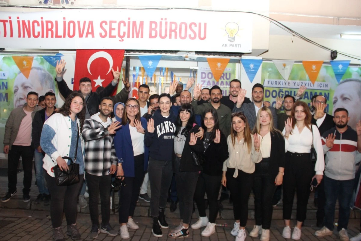AK Partili Sarıbaş İncirliova’da Teknofest Gençlik ile bir araya geldi