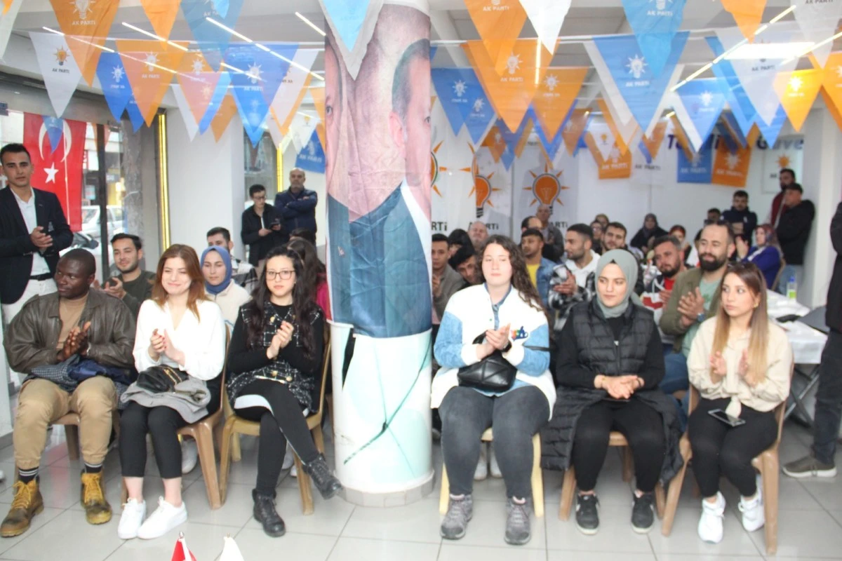 AK Partili Sarıbaş İncirliova’da Teknofest Gençlik ile bir araya geldi