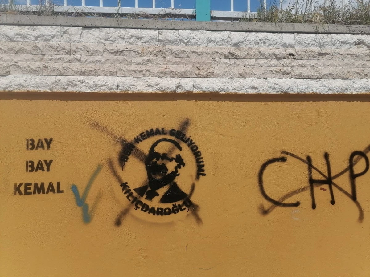 "Aydınlık yarınlarımıza yapılan bu gibi saldırıların her zaman karşısındayız"