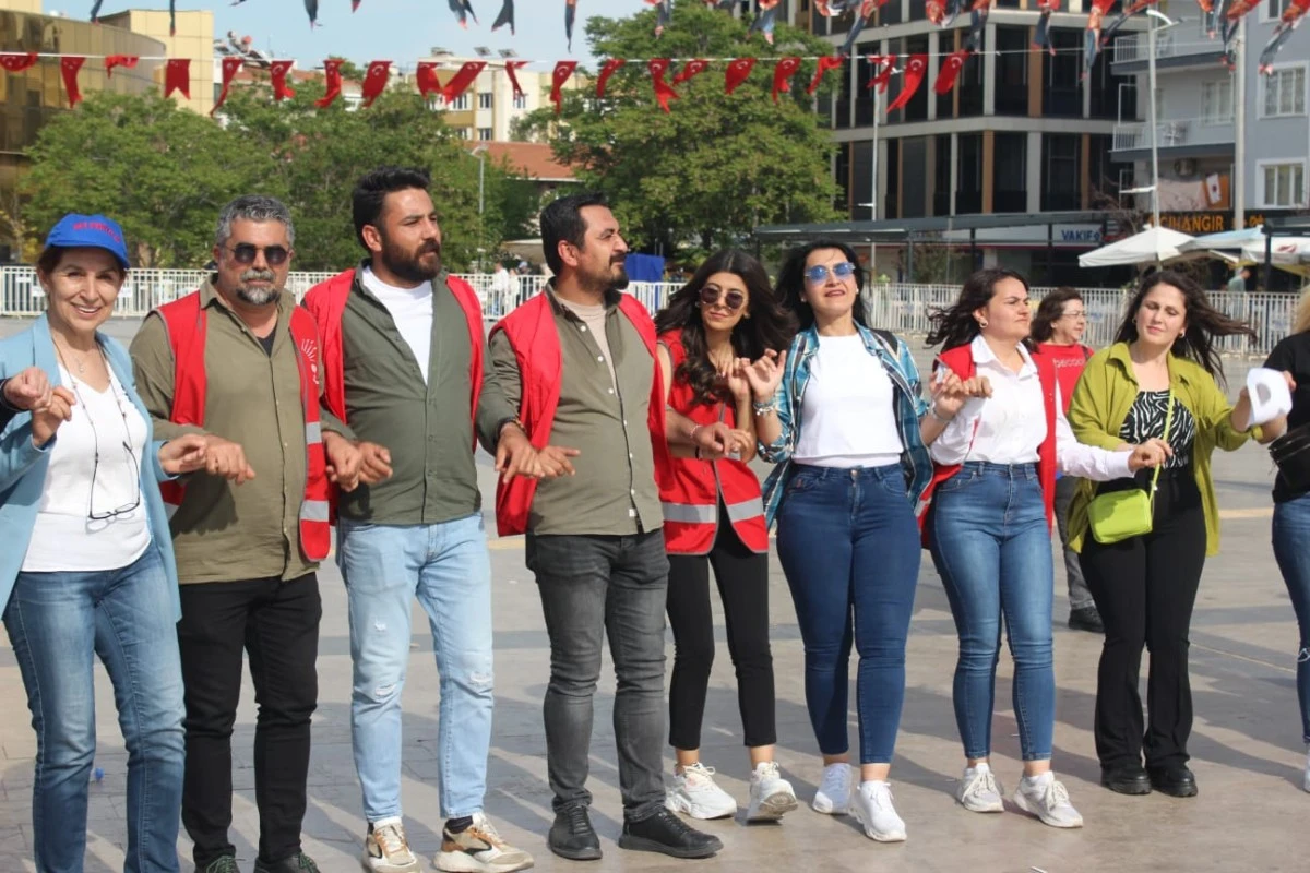 AYDIN'DA 1 MAYIS KUTLAMALARINDA KEMAL KILIÇDAROĞLU SLOGANLARI