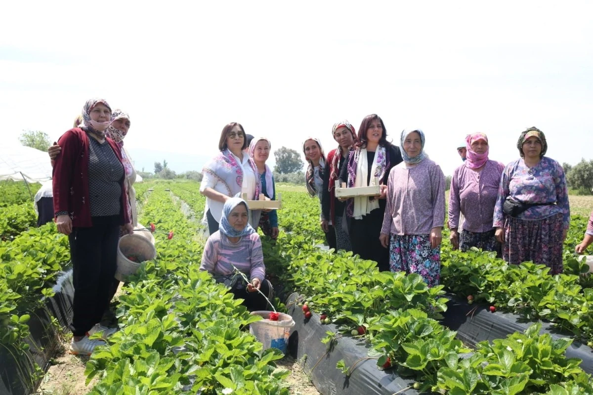 Başkan Çerçioğlu ve Kılıçdaroğlu emekçi kadınlarla buluştu