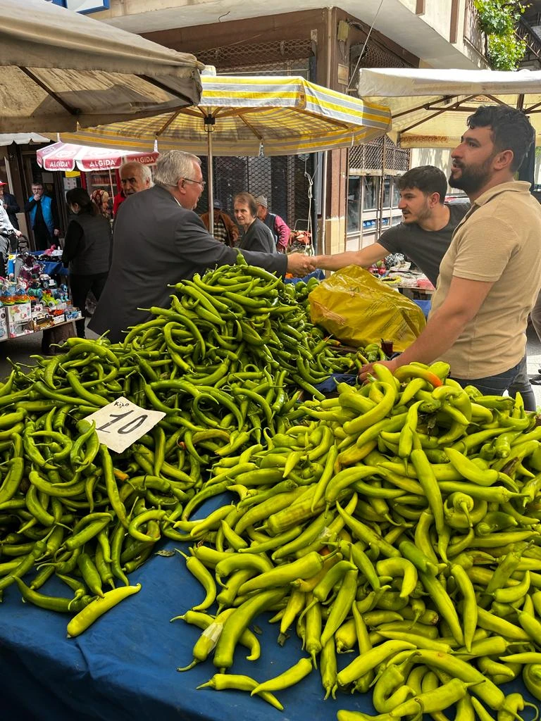 Pazarcı esnafı, Yenipazarlı’ya dert yandı