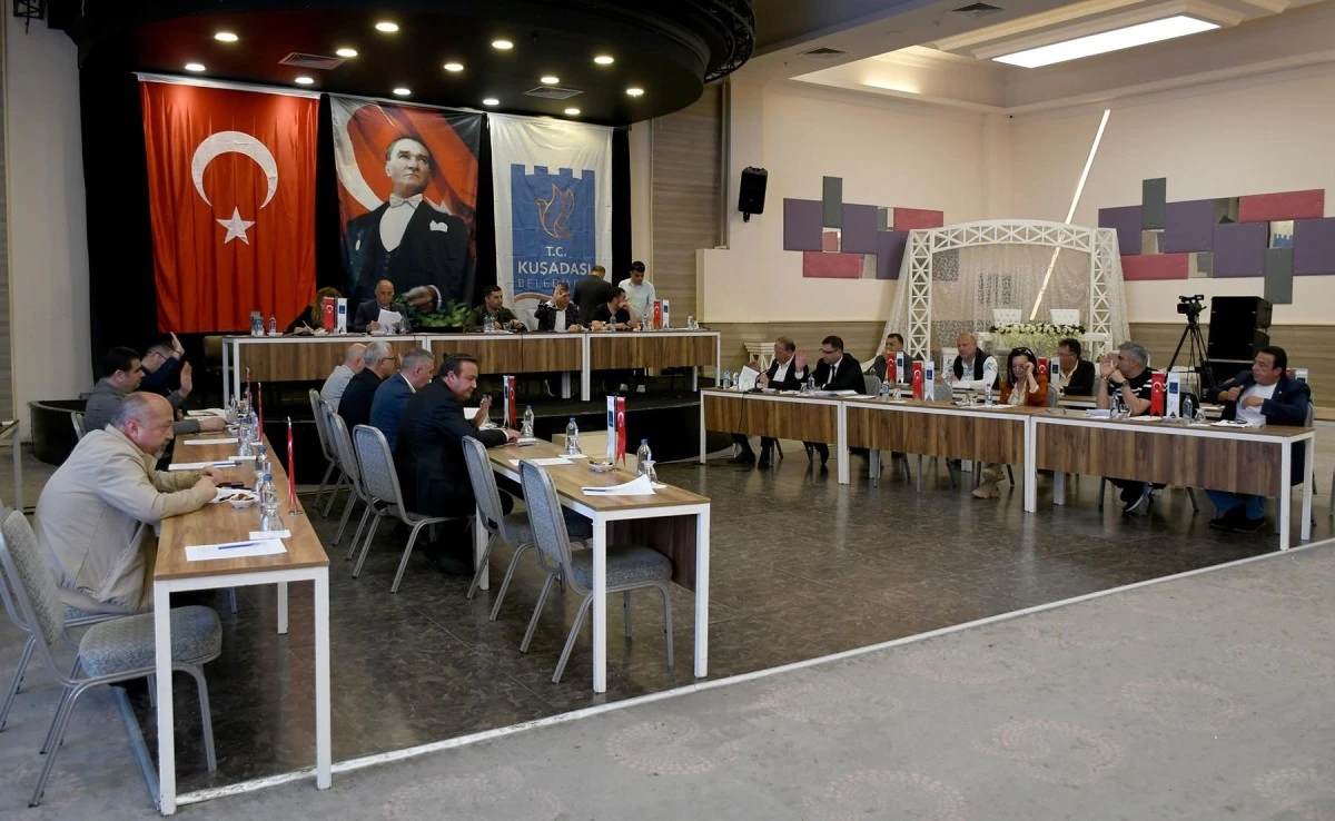 Kuşadası Belediyesi, inşaat ruhsatlarını yeniden vermeye başladı