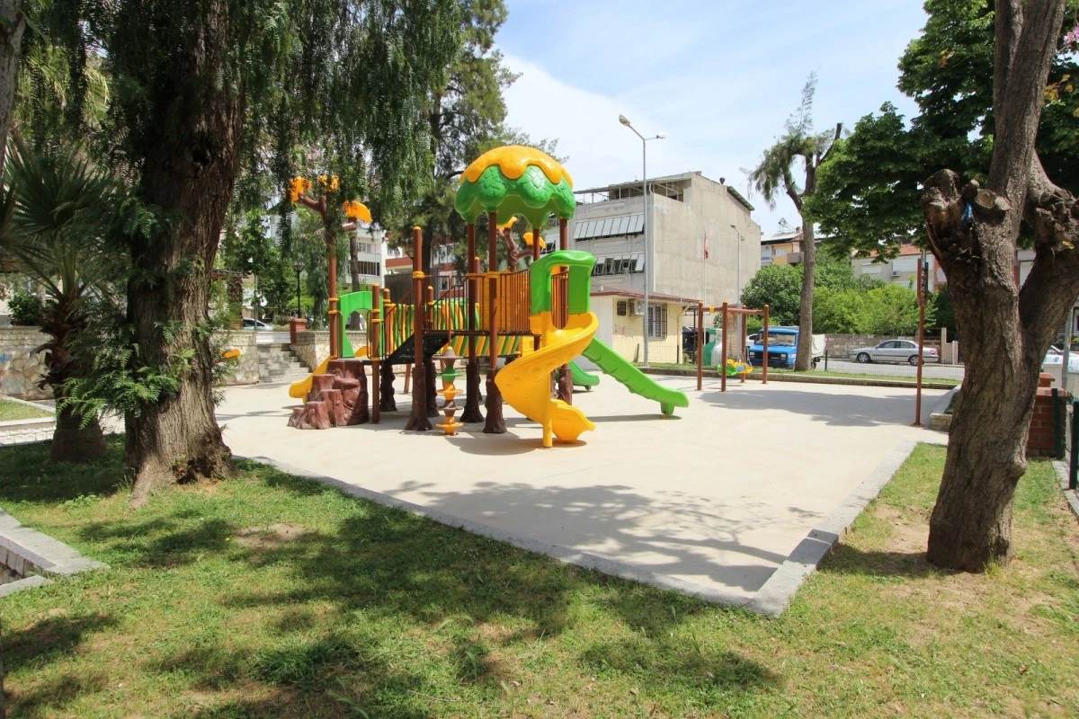 Nazilli Yunus Emre Parkı'nda oyun grupları yenilendi
