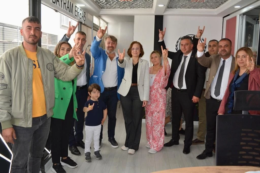 Didim&rsquo;de CHP&rsquo;den istifa edenler MHP&rsquo;ye katıldı