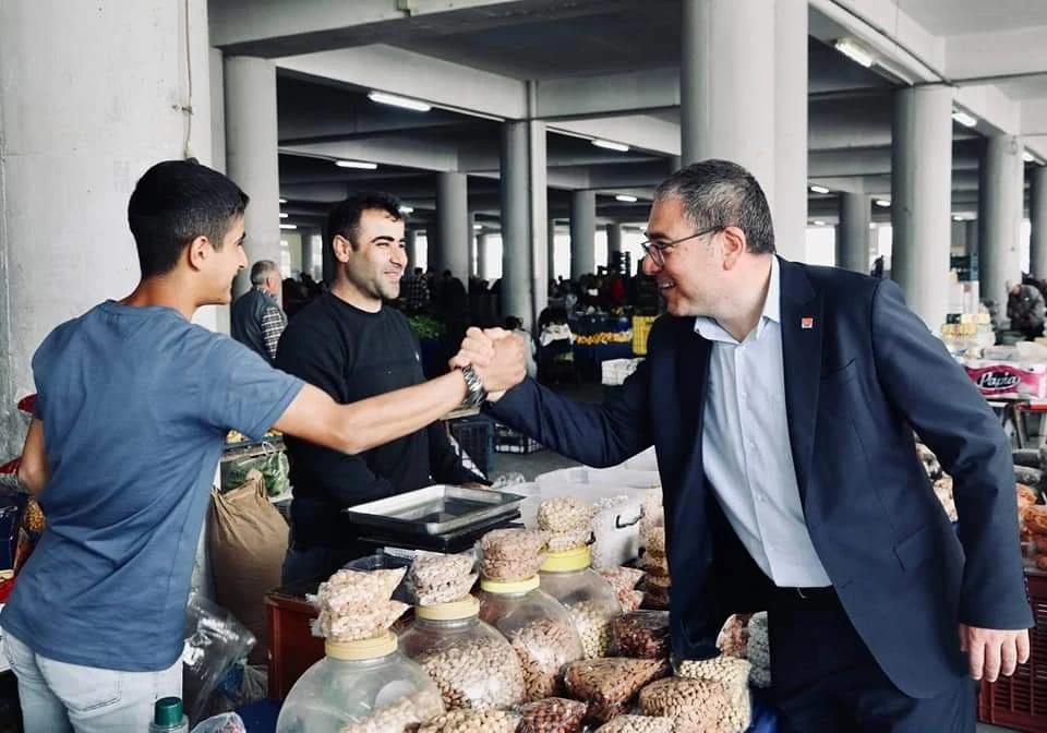 AYDINLI ESNAF İSYAN ETTİ: ÇOCUKLARIMIN CEBİNE HARÇLIK KOYAMIYORUM