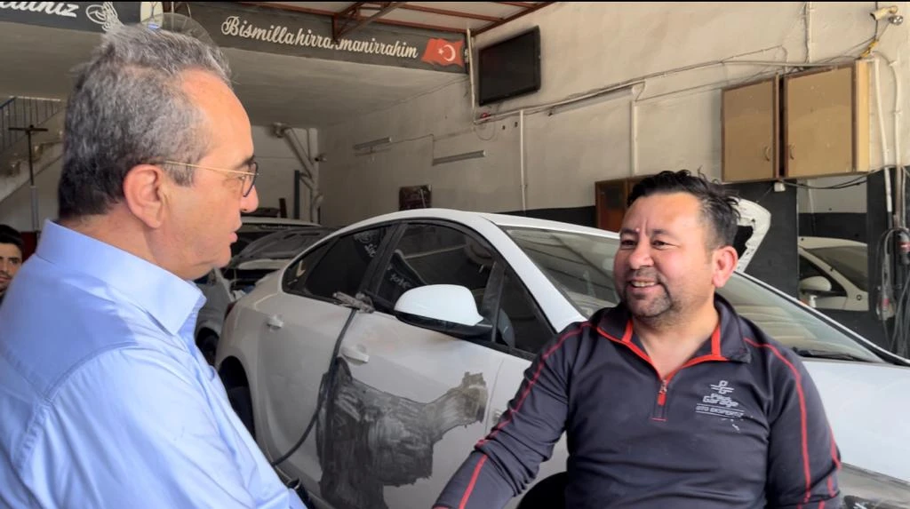 Sanayi esnafı CHP’li Tezcan’a dert yandı: “1 kutu boya 130 liradan 1.200 liraya çıktı”