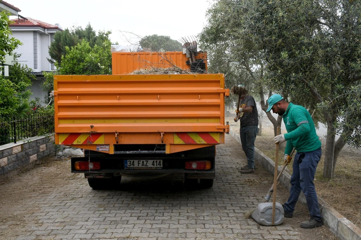 Kuşadası'nda yaz sezonu öncesi temizlik çalışmalarına hız verildi