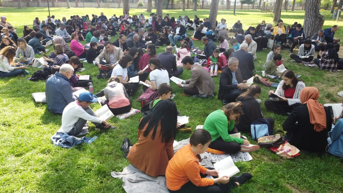 Nazilli’de bir kitap bir pencere okuma etkinliği düzenlendi