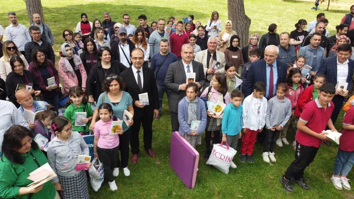 Nazilli’de bir kitap bir pencere okuma etkinliği düzenlendi