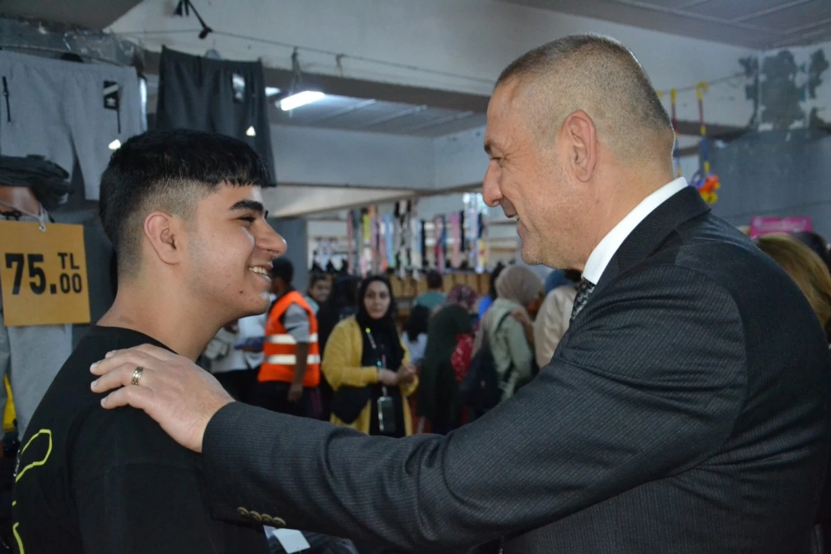 AK PARTİLİ ABAK,