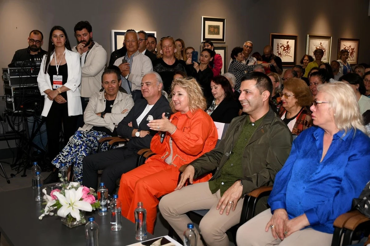 Türk sinemasının yaşayan efsanesi Şoray'a Kuşadası'nda sevgi seli