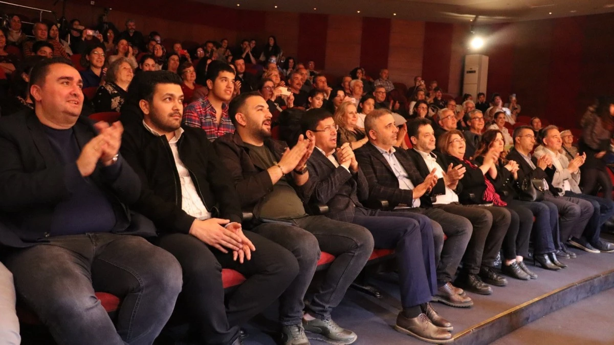 Nazilli'de otizmli bireyler sahne aldı