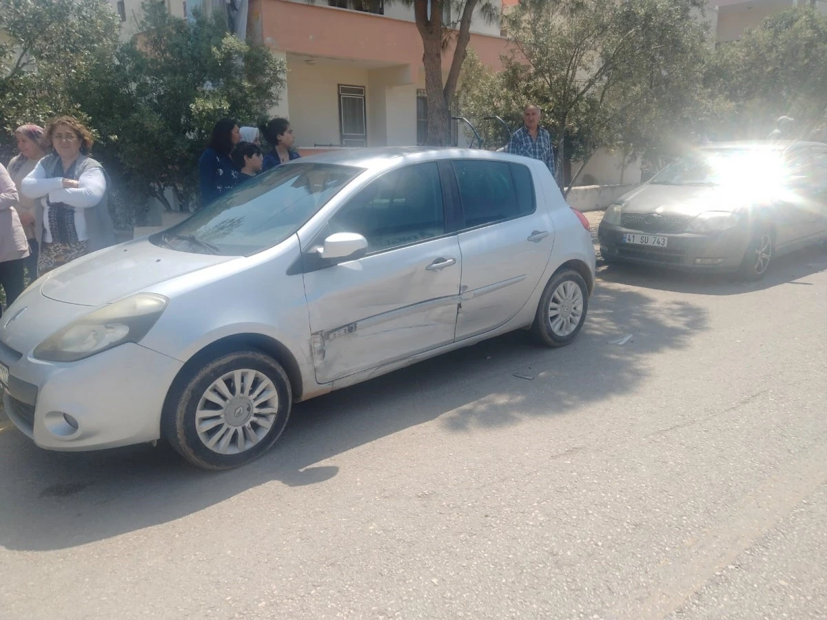 Didim’de otomobil bisikletli çocuklara çarptı: 2 yaralı