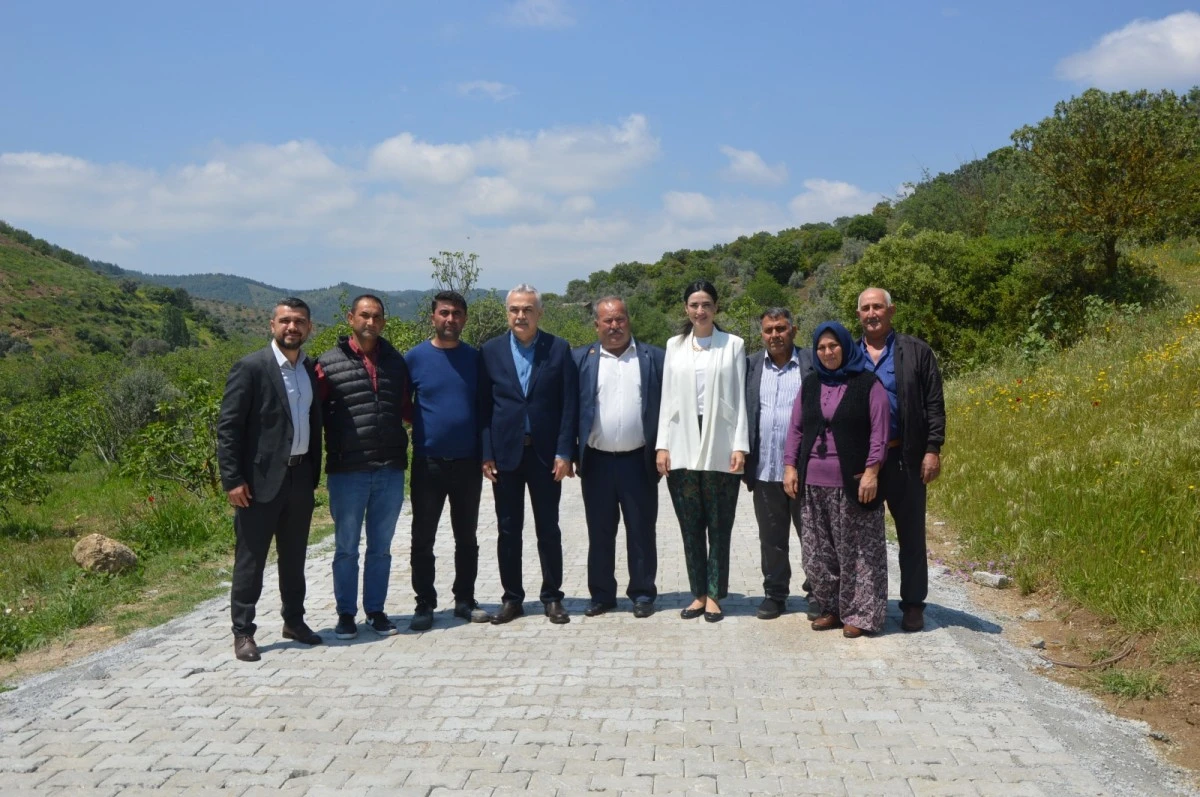 “Bu yolu dört yıldır belediyeye yaptıramamıştım”