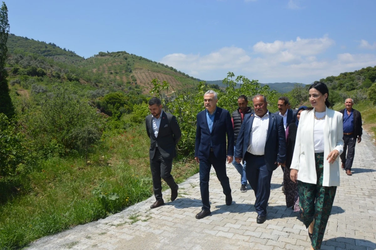 “Bu yolu dört yıldır belediyeye yaptıramamıştım”