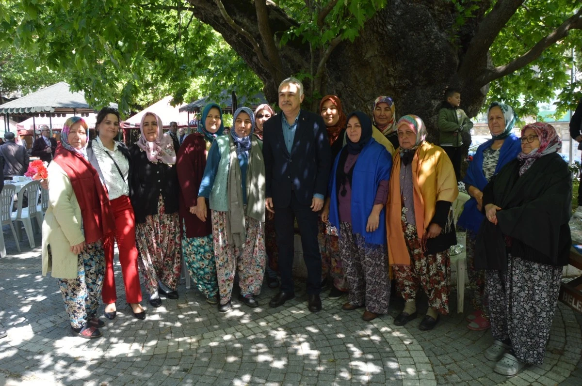 “Bu yolu dört yıldır belediyeye yaptıramamıştım”