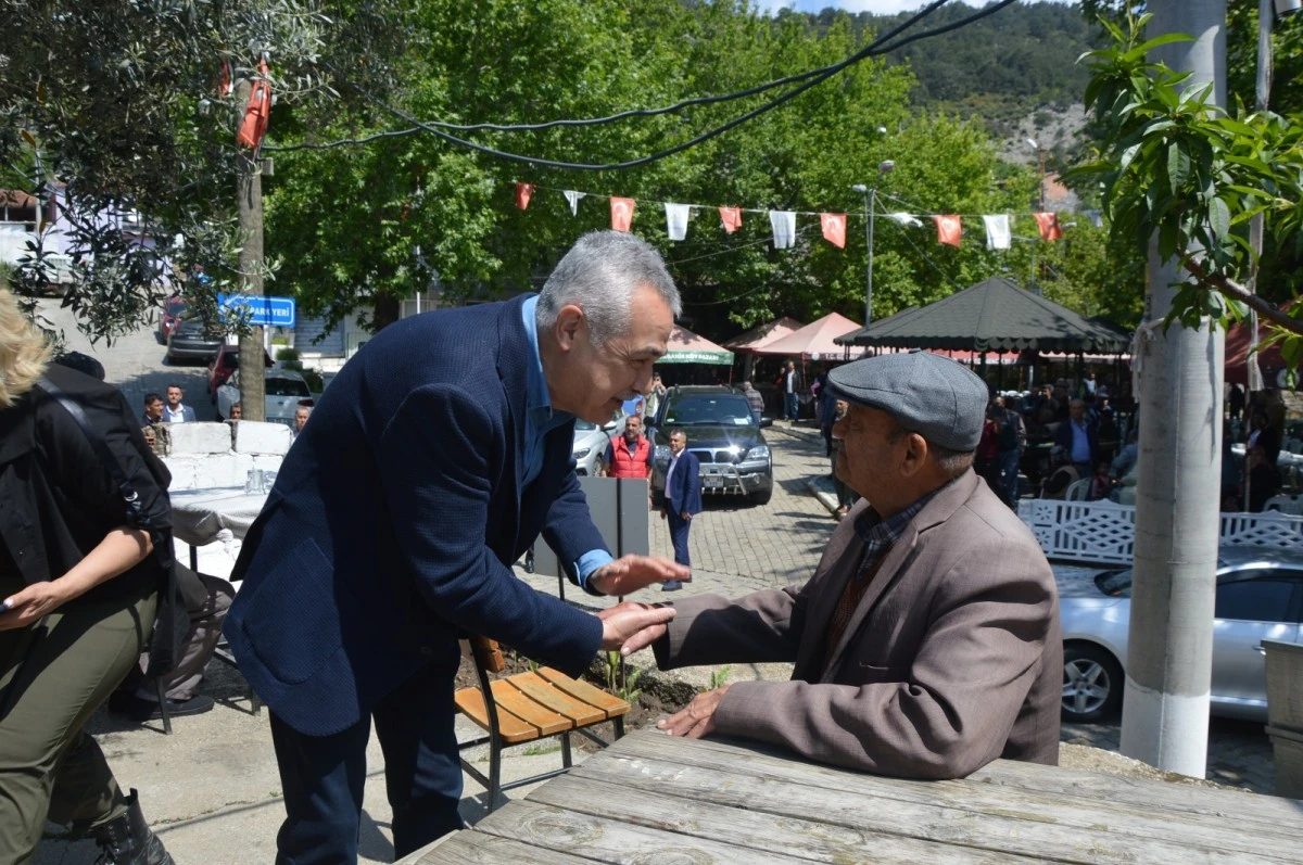 “Bu yolu dört yıldır belediyeye yaptıramamıştım”