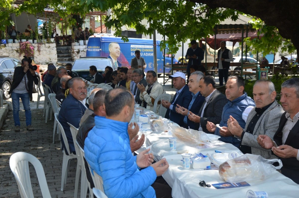 “Bu yolu dört yıldır belediyeye yaptıramamıştım”