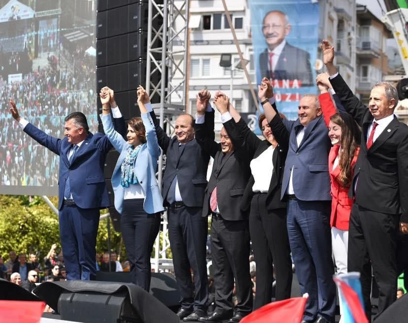 AHMET ERTÜRK MİTİNGE KATILANLARI COŞTURDU