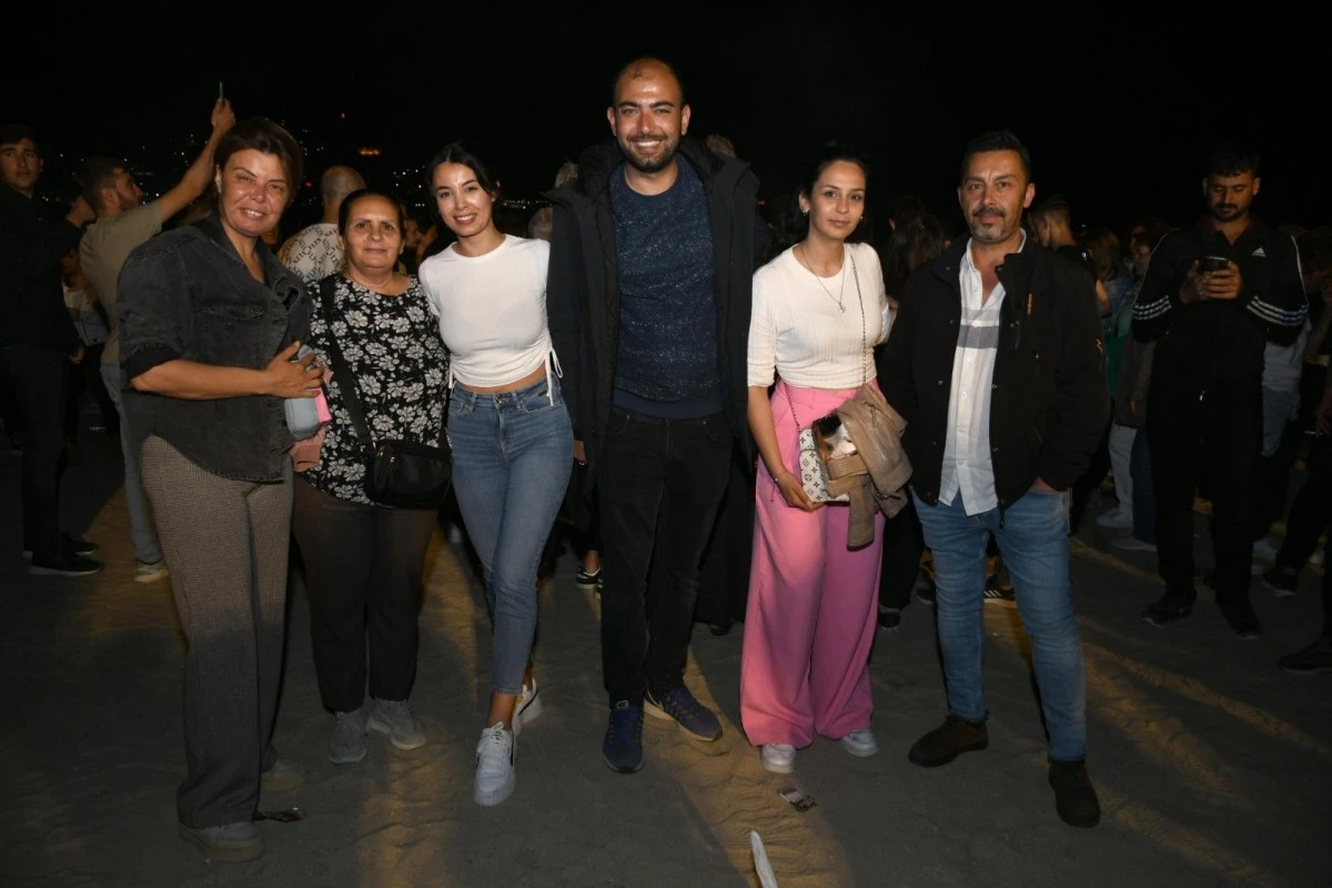 Kuşadası'nda Hıdırellez şenlik havasında kutlandı