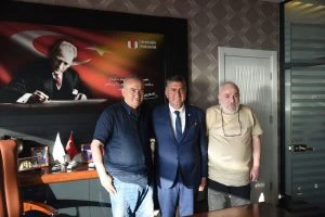 İYİ Parti Milletvekili Adayı Ahmet Ertürk’ün hızına yetişilmiyor