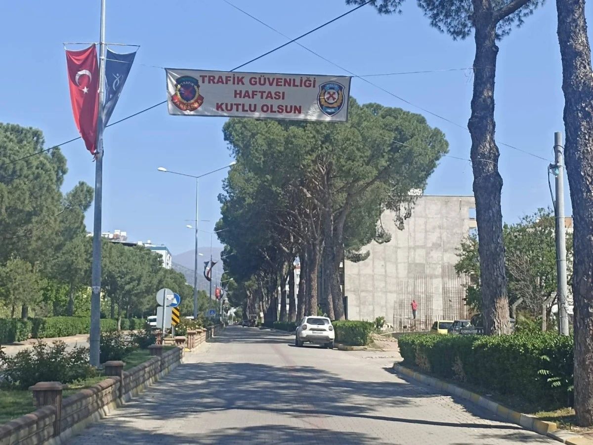 Aydın'da jandarma ekipleri vatandaşları bilgilendirmeye devam ediyor