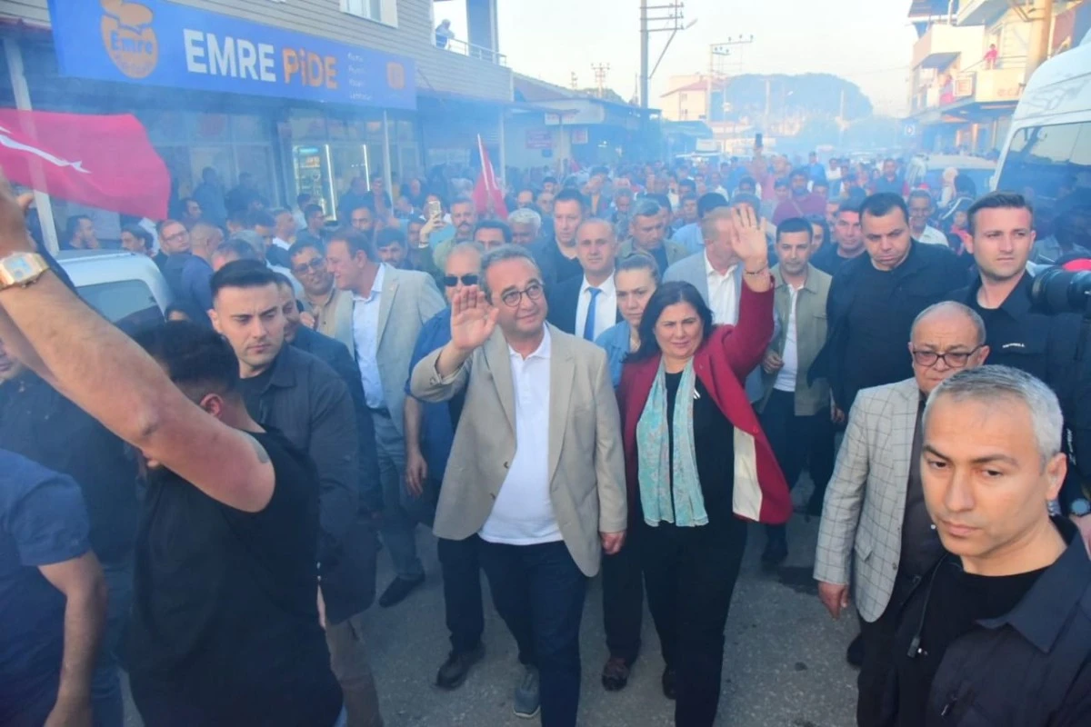Acarlar CHP'yi Bağrına Bastı
