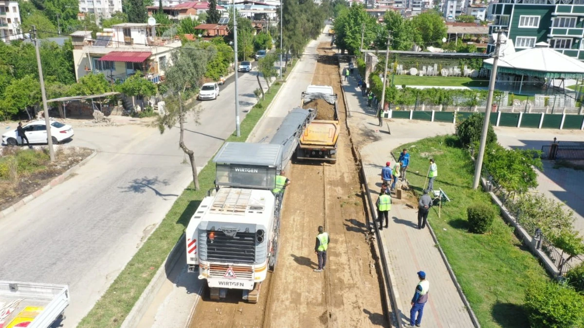 BÜYÜKŞEHİR ÇALIŞIYOR AYDIN’IN YOLLARI YENİLENİYOR