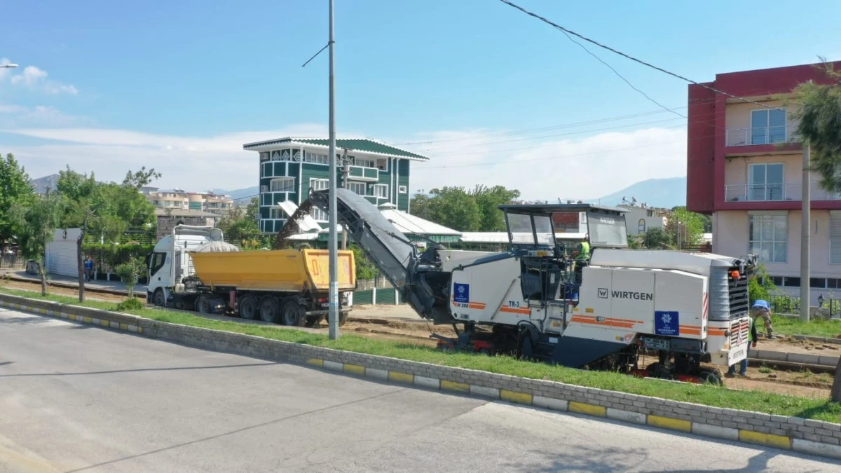BÜYÜKŞEHİR ÇALIŞIYOR AYDIN’IN YOLLARI YENİLENİYOR