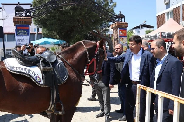 "Nazilli Geleneksel Rahvan At Yarışı" &ouml;d&uuml;lleri sahiplerini buldu