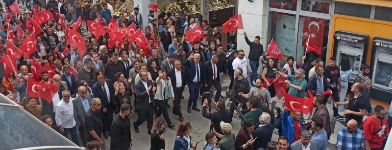 CHP Aydın, Söke'de kutlama havasında yürüdü