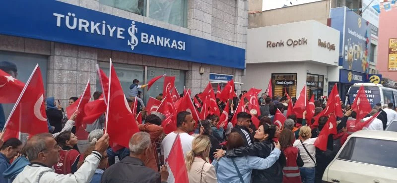CHP Aydın, Söke'de kutlama havasında yürüdü