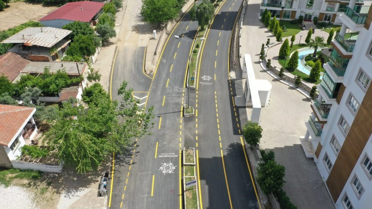 Aydın Büyükşehir Belediyesi Nazilli 75. Yıl Bulvarı'nı yeniledi