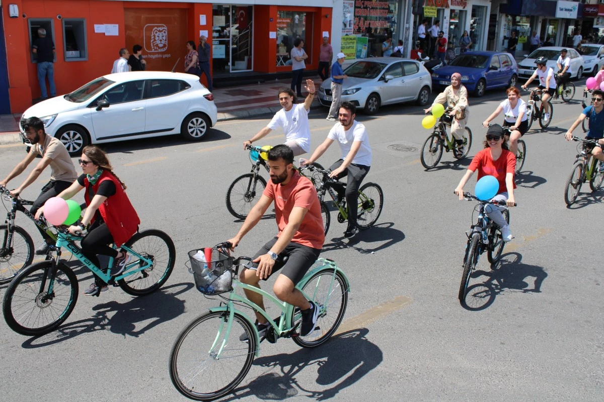 Pedallar, 19 Mayıs için çevrildi