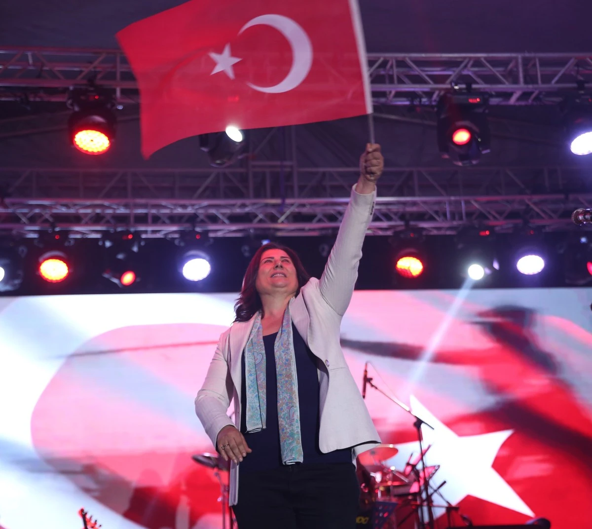Sanatçı Mosso Aydınlılara unutulmaz bir konser verdi