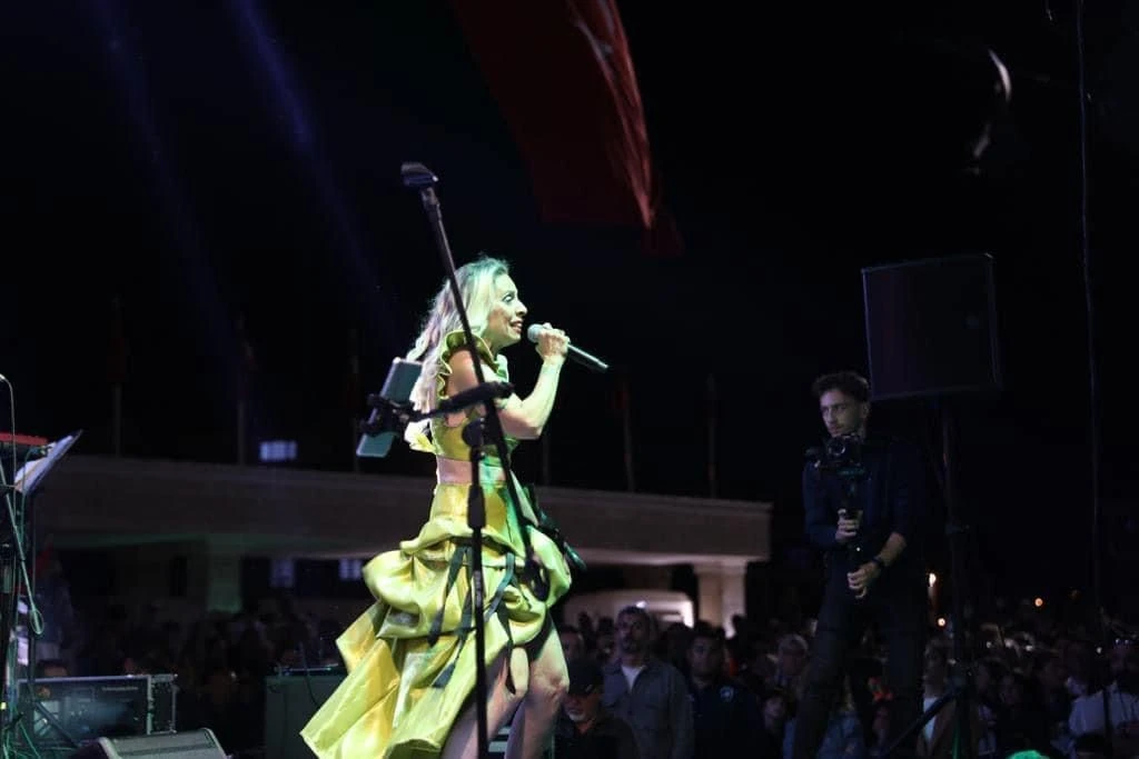 Didim’de 19 Mayıs kutlamaları Casalini konseri ile devam etti