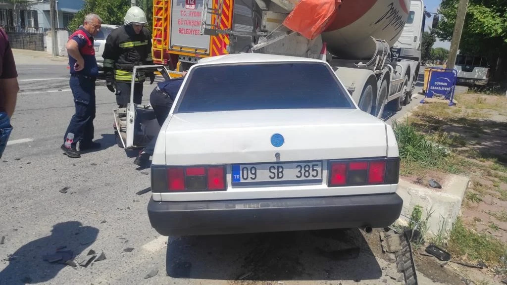 Otomobil, beton mikseri ile çarpıştı: 1 yaralı