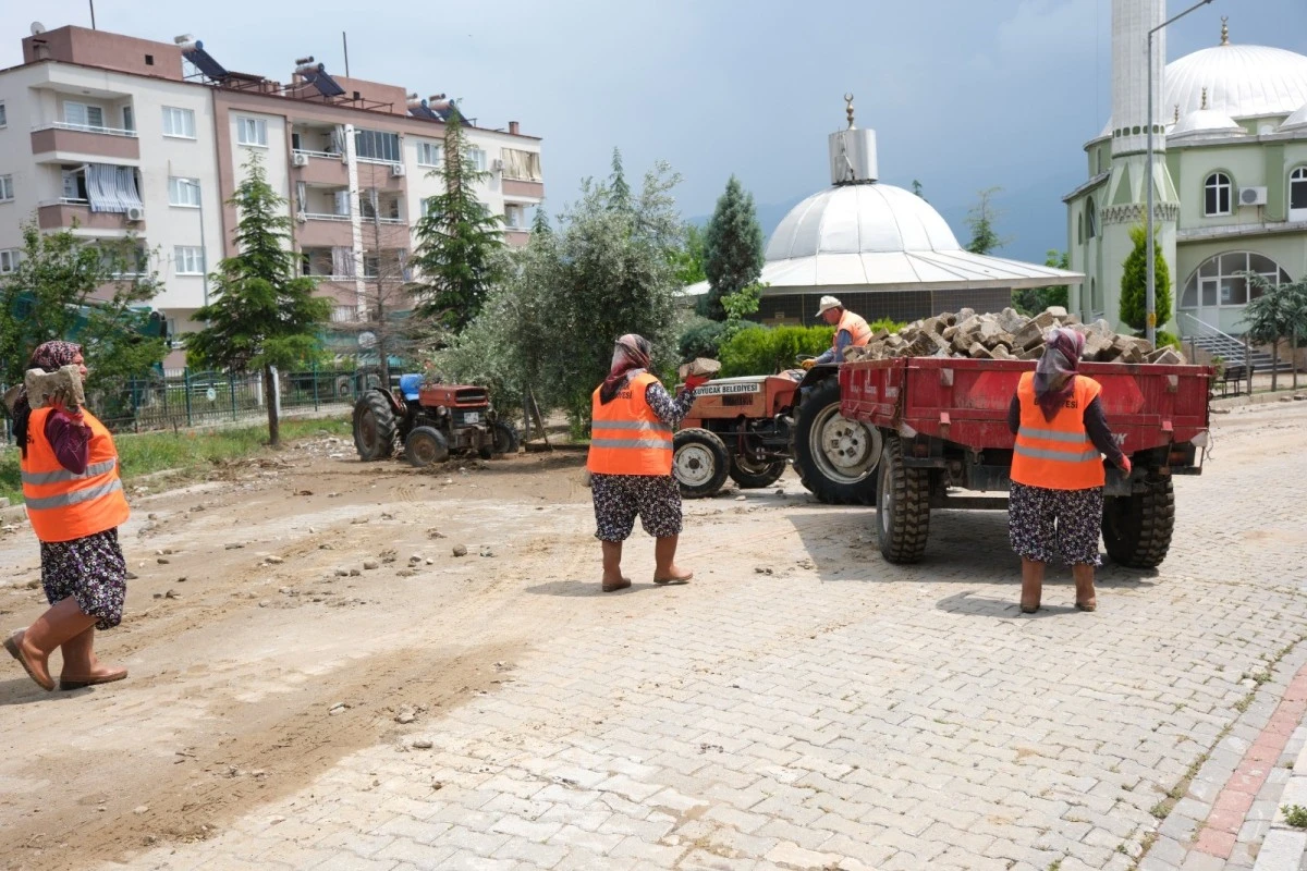 Kuyucak Belediyesi, sel sonrası yaraları sarıyor