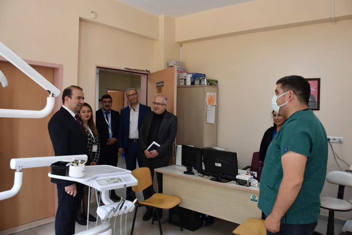 İl Sağlık Müdürü Şenkul, Buharkent İlçe Devlet Hastanesi'nde çalışmaları yerinde inceledi