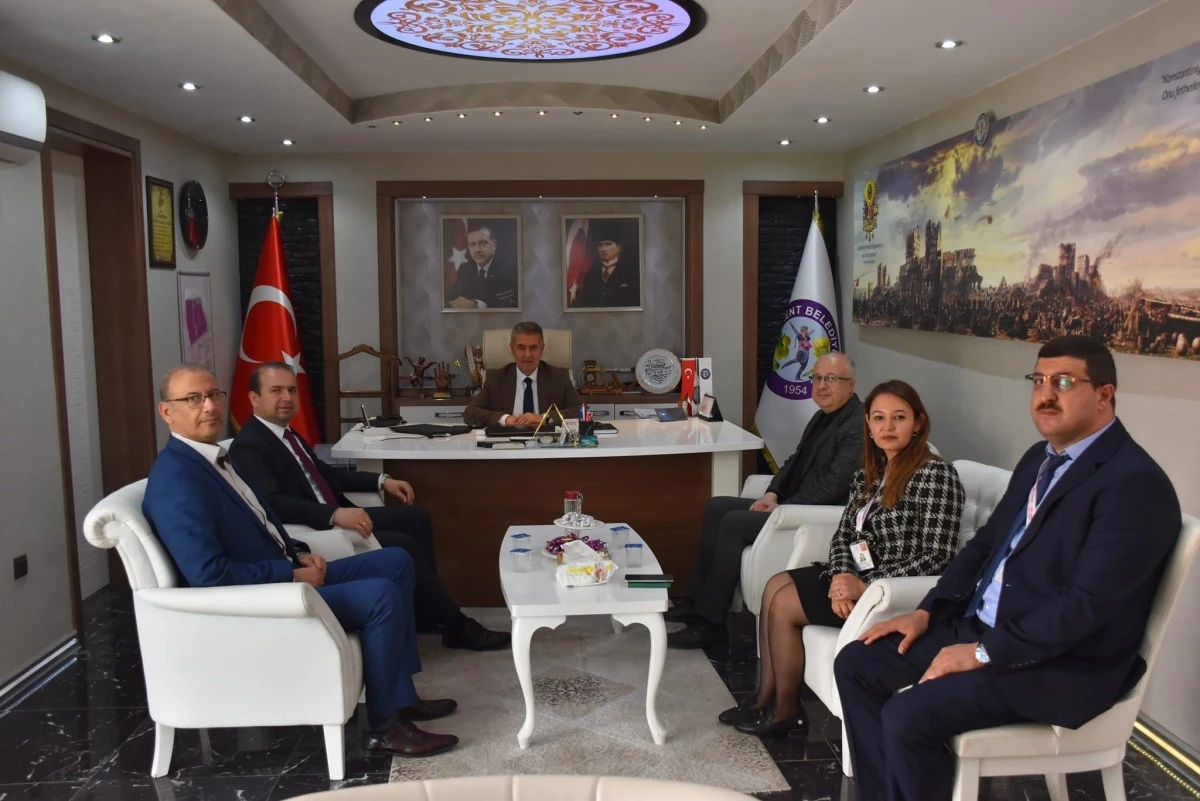 İl Sağlık Müdürü Şenkul, Buharkent İlçe Devlet Hastanesi'nde çalışmaları yerinde inceledi