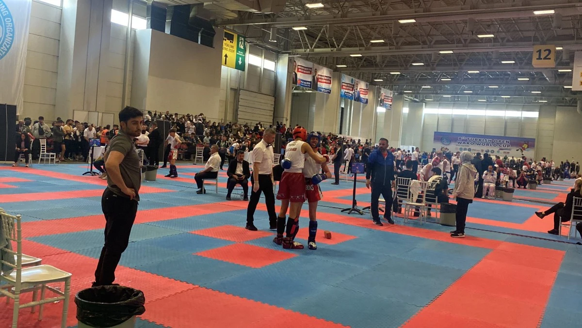 Aydınlı Tolunay Kickboks’ta Dünya Üçüncüsü Oldu