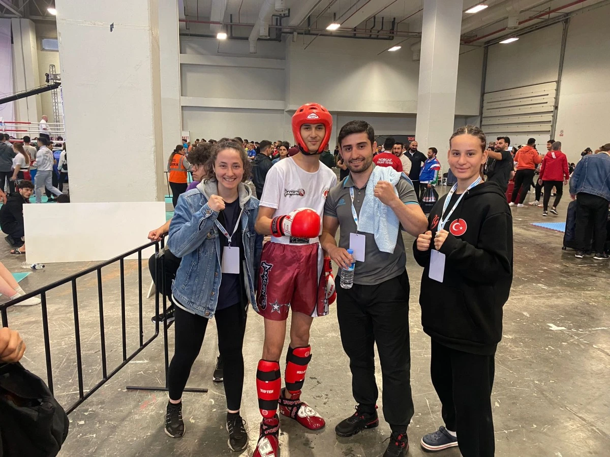 Aydınlı Tolunay Kickboks’ta Dünya Üçüncüsü Oldu