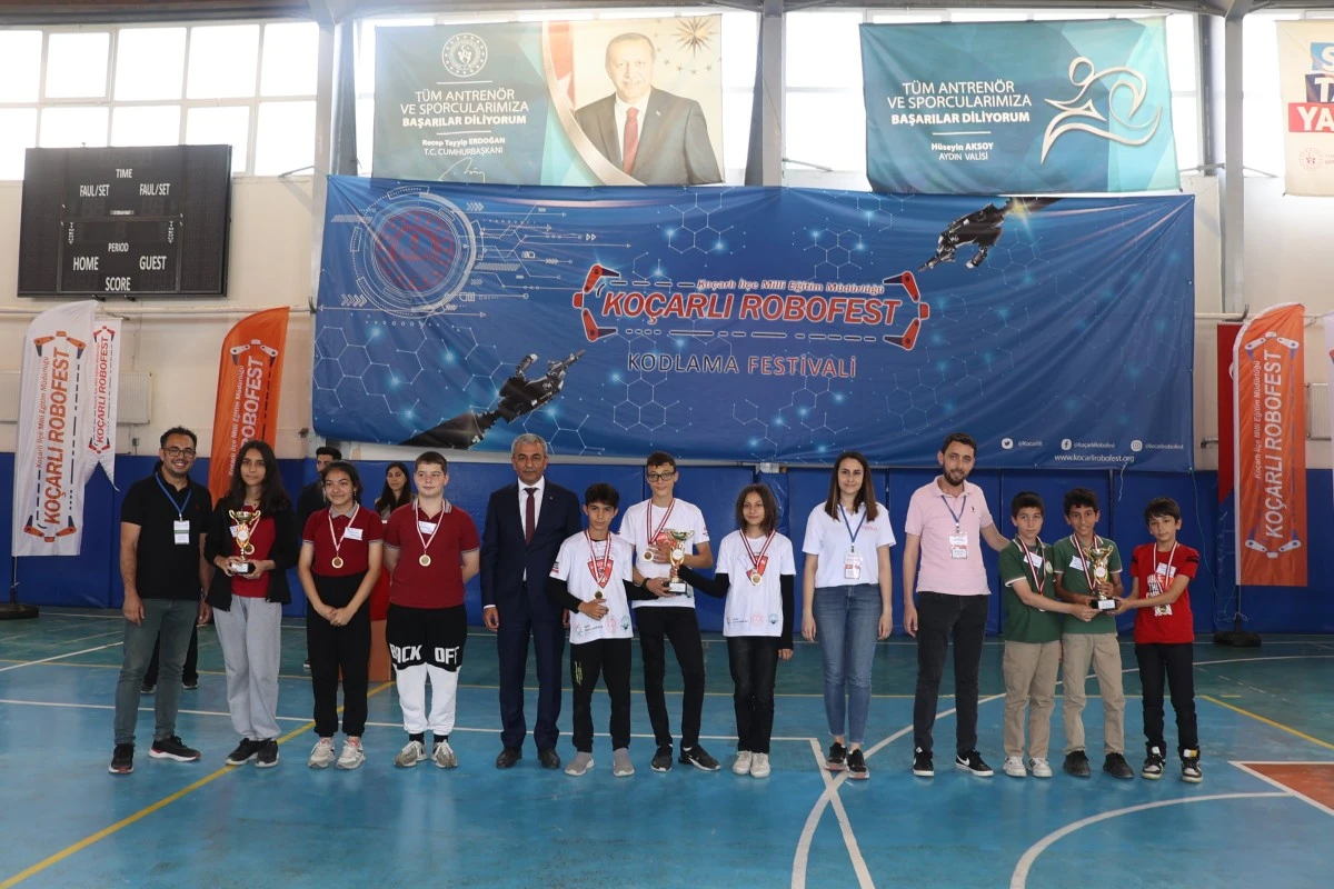 Koçarlı Robofest'te ödüller sahiplerini buldu