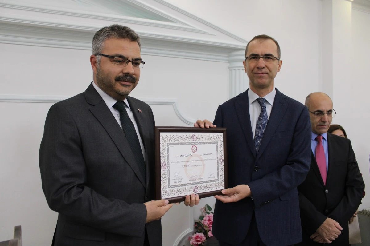 AK Partili vekiller mazbatalarına kavuştu